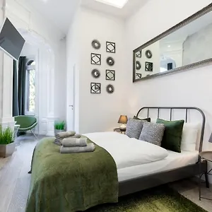 Otel Sb Panzio, Budapeşte